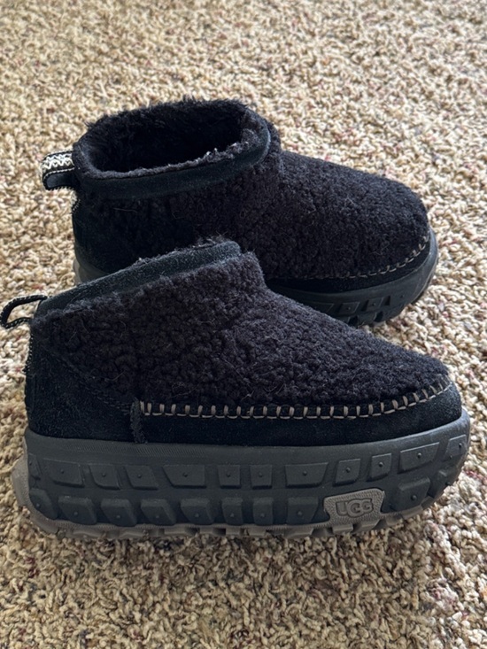 UGG Shoes - UGG All-Gender Venture Daze Ultra Mini Boot | Black | Size 6 women